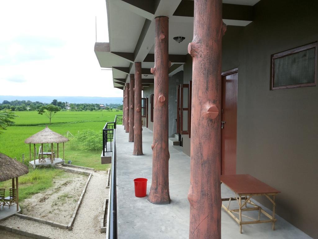 Hotel Park Inn Chitwan Sauraha Exterior photo